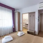 Отель Hotiday Centro 3*