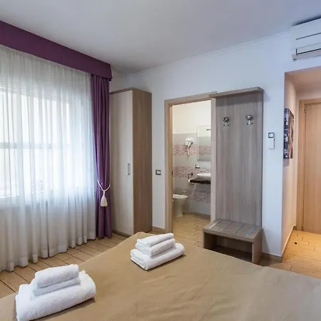 ホテル Hotiday Centro 3*